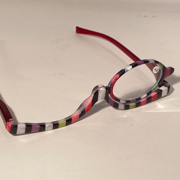 1010 Makeup Cosmetic 4.00 Flip Magnifying Glasses For Precision Application N… - Picture 4 of 6